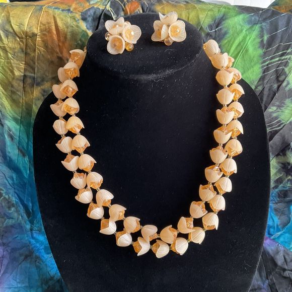 16" Double Strand Tulip 2 part Bead Choker Necklace and Clip Earrings Peach - Picture 1 of 7